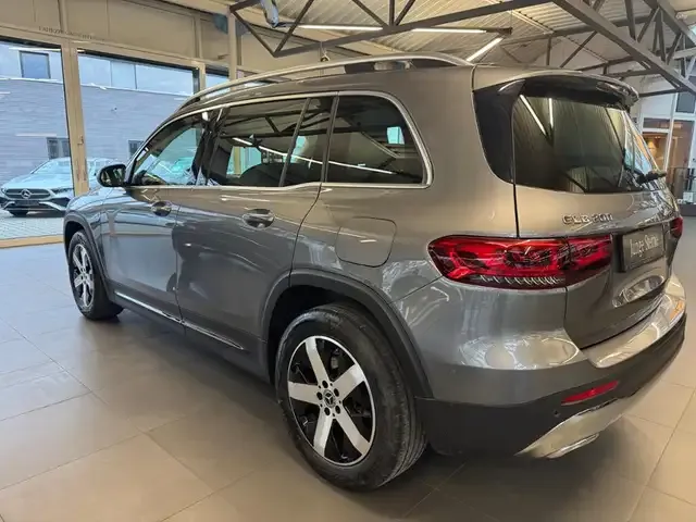 Mercedes-Benz GLB 200