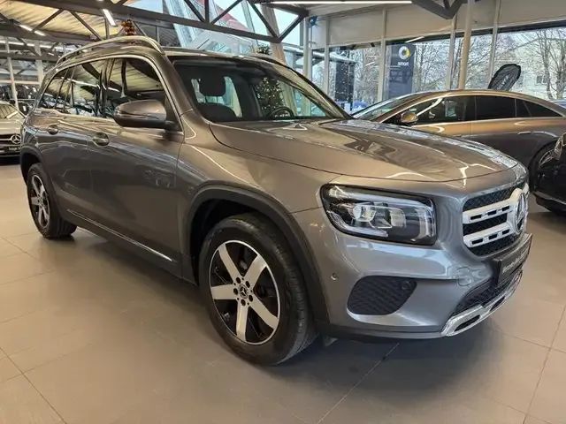 Mercedes-Benz GLB 200