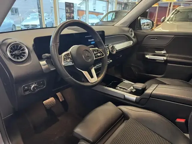 Mercedes-Benz GLB 200