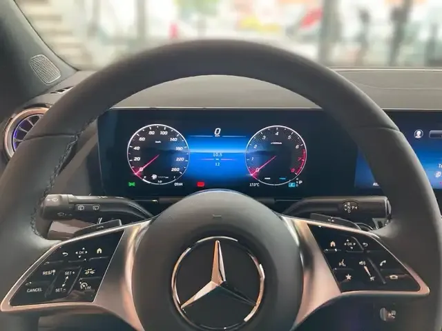 Mercedes-Benz GLA 200