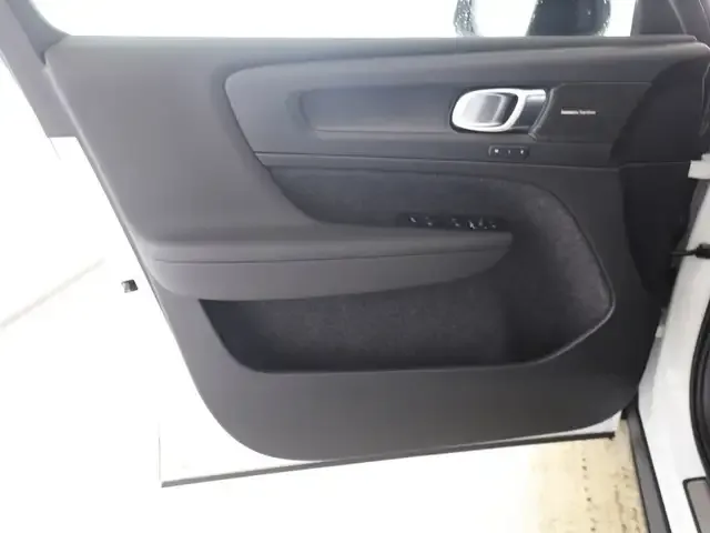 Volvo EX40