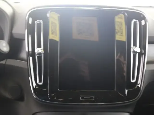 Volvo EX40