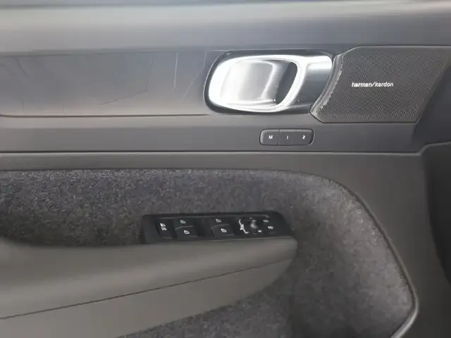 Volvo EX40