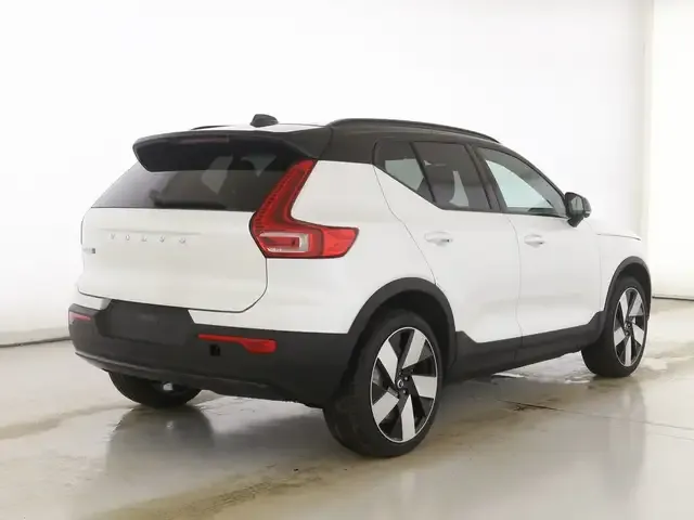 Volvo EX40