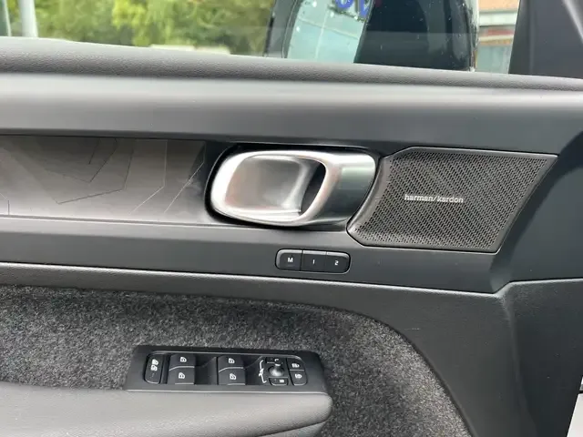 Volvo EX40
