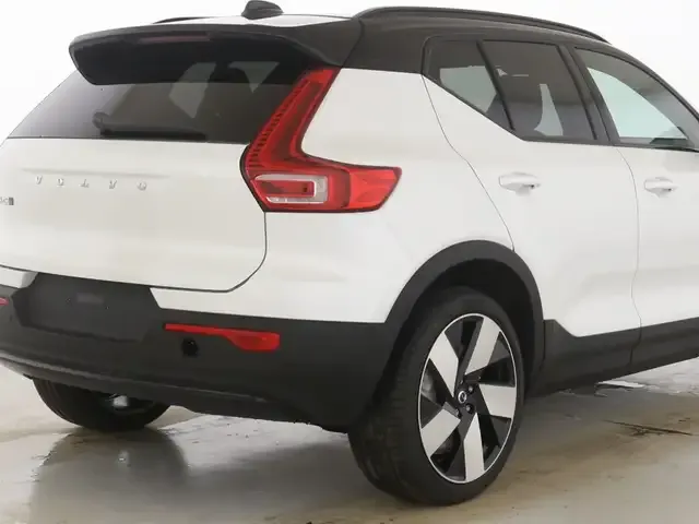 Volvo EX40