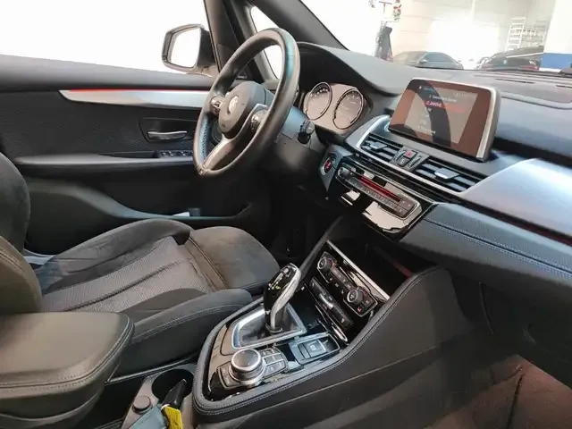 BMW 220