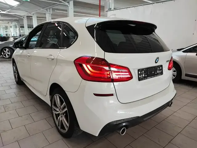 BMW 220