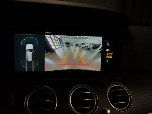Mercedes-Benz E 300