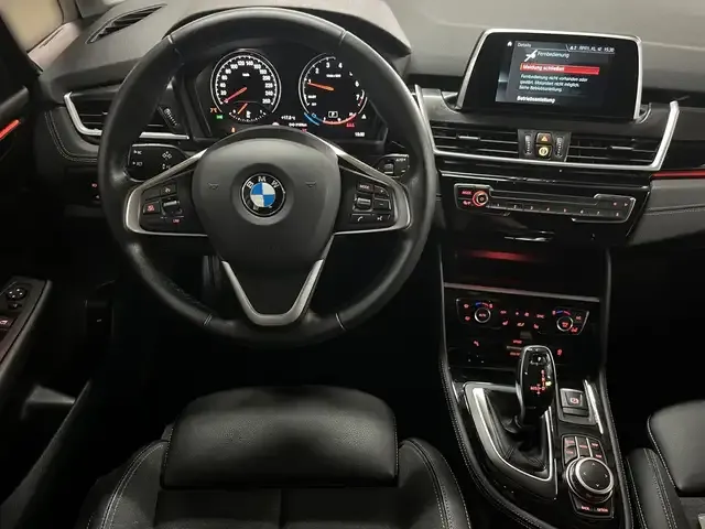 BMW 218