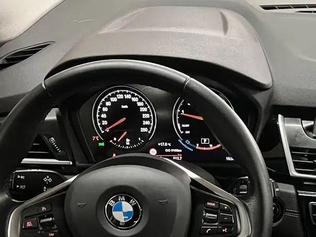 BMW 218