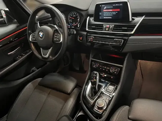 BMW 218