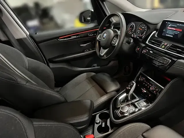 BMW 218