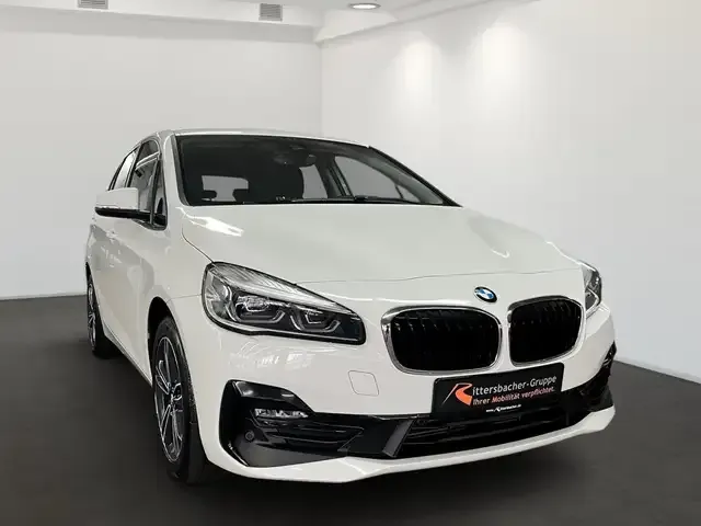 BMW 218