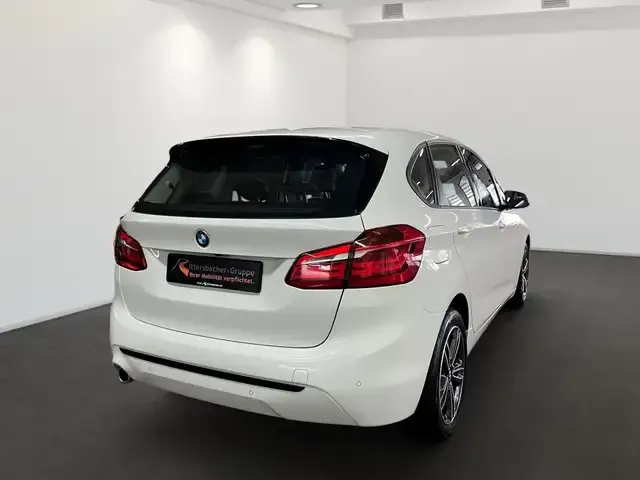 BMW 218