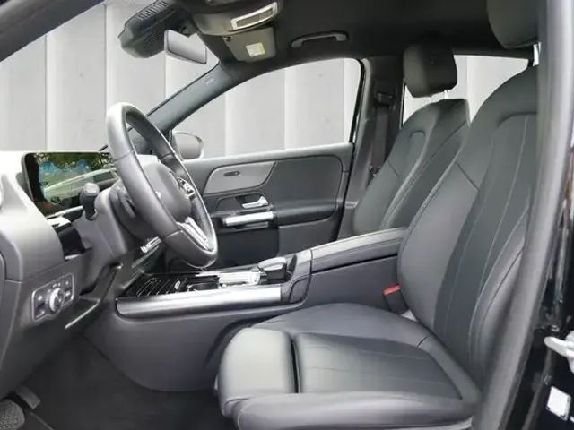 Mercedes-Benz EQA 300