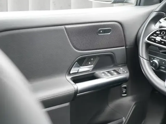 Mercedes-Benz EQA 300