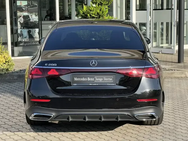 Mercedes-Benz E 200