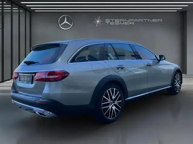 Mercedes-Benz E 400