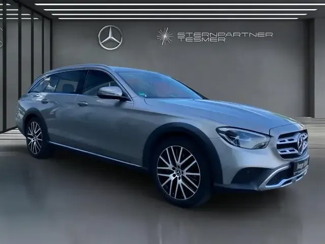 Mercedes-Benz E 400