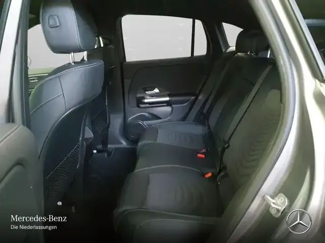 Mercedes-Benz EQA 300