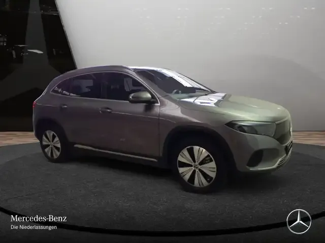 Mercedes-Benz EQA 300