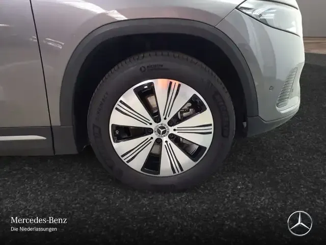 Mercedes-Benz EQA 300