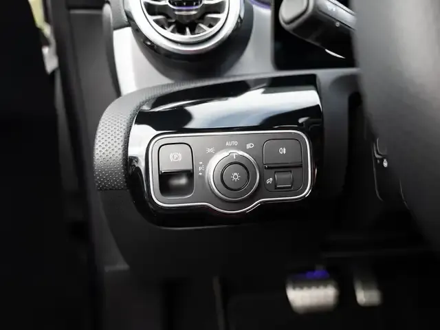 Mercedes-Benz CLA 220