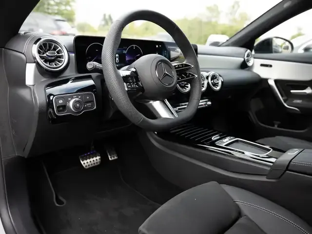 Mercedes-Benz CLA 220