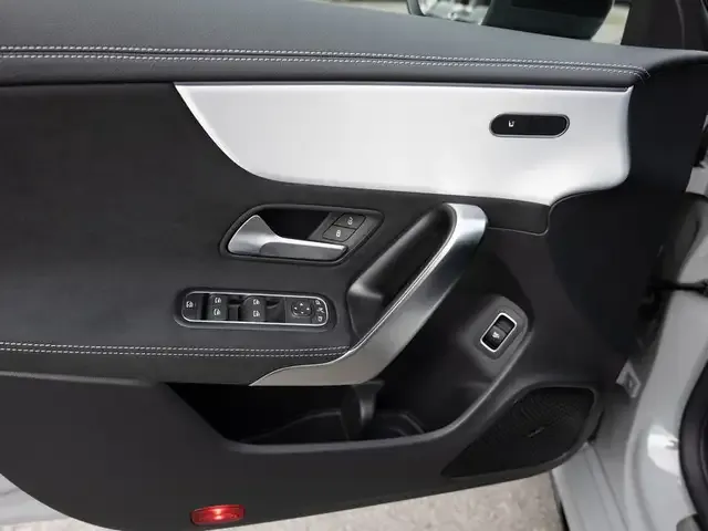 Mercedes-Benz CLA 220