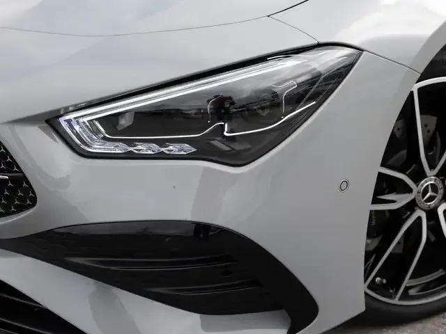 Mercedes-Benz CLA 220