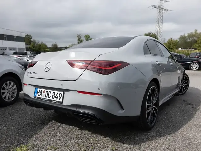 Mercedes-Benz CLA 220