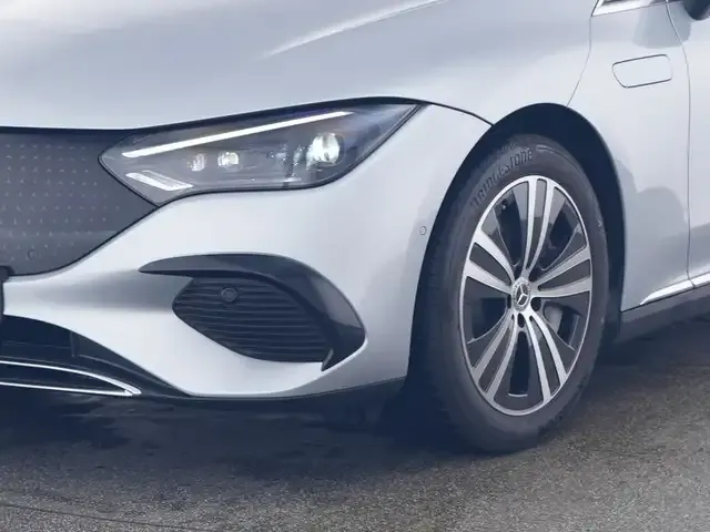 Mercedes-Benz EQE 300