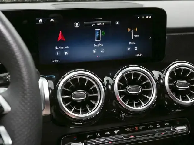 Mercedes-Benz GLB 200