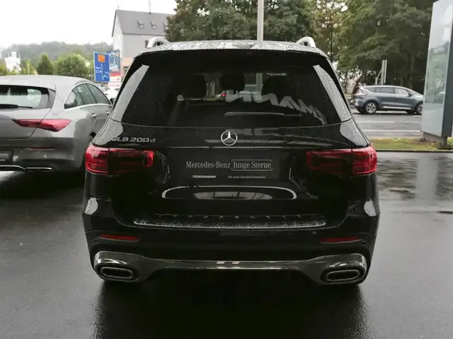 Mercedes-Benz GLB 200