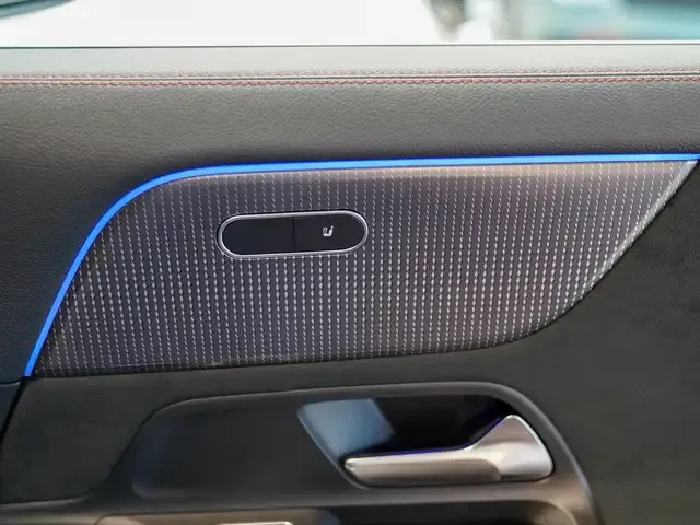 Mercedes-Benz EQA 300