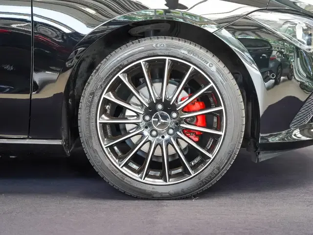 Mercedes-Benz CLA 180