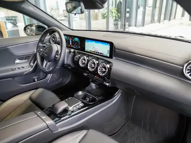 Mercedes-Benz CLA 180