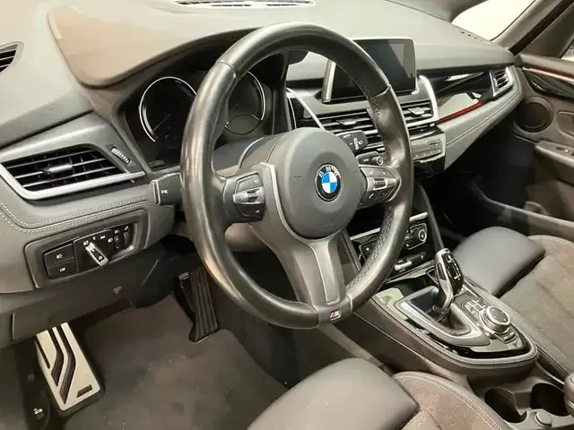 BMW 218