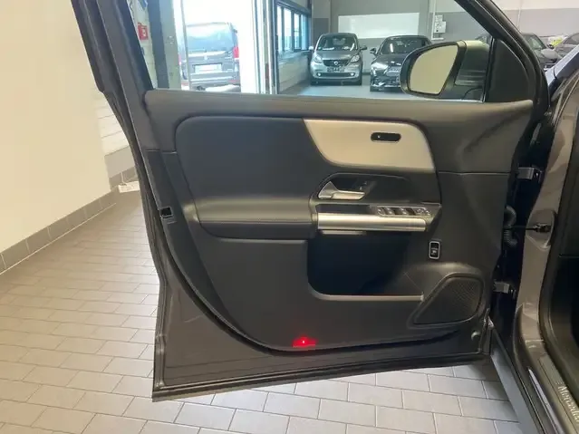 Mercedes-Benz GLA 220