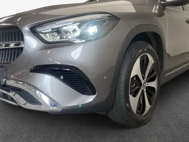 Mercedes-Benz GLA 220