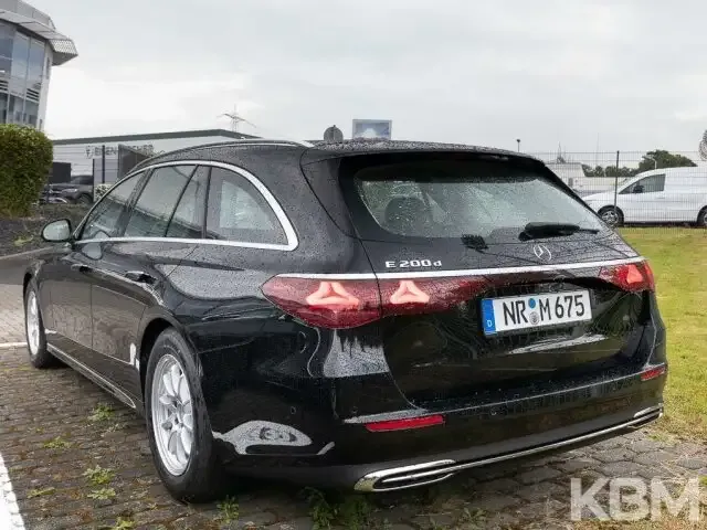 Mercedes-Benz E 200