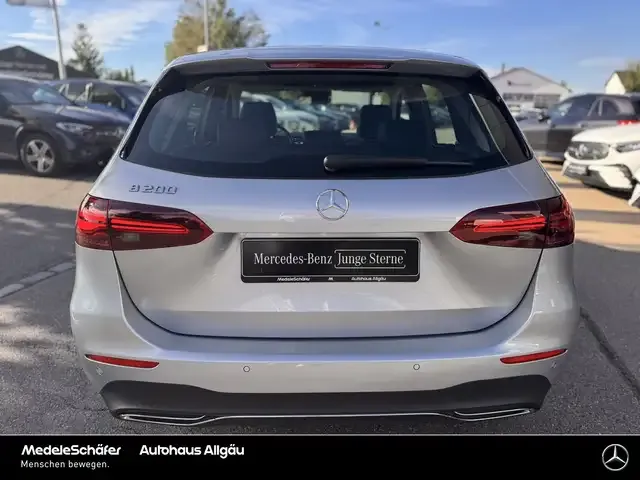 Mercedes-Benz B 200