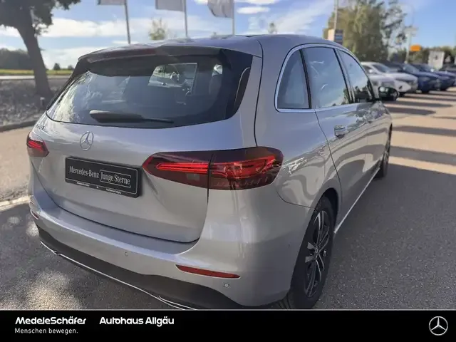 Mercedes-Benz B 200