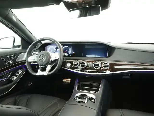 Mercedes-Benz S 560