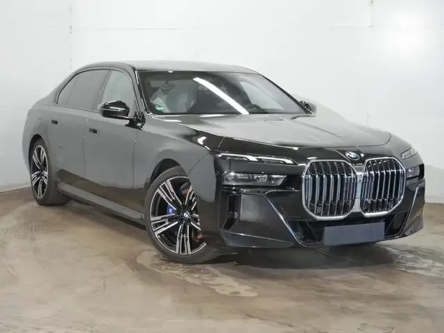 BMW 740