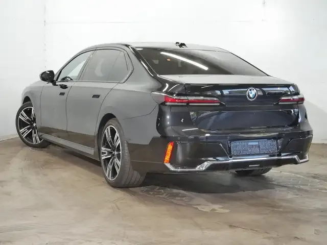 BMW 740