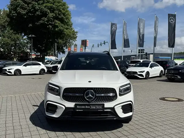Mercedes-Benz GLB 200
