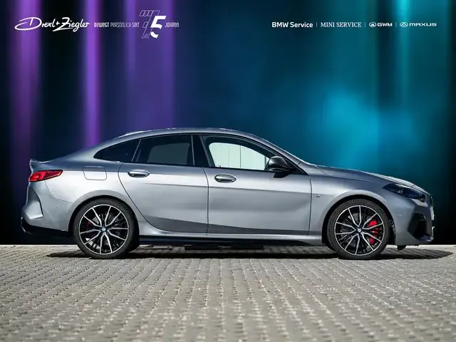 BMW 235