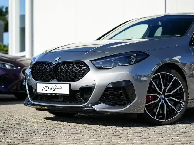 BMW 235